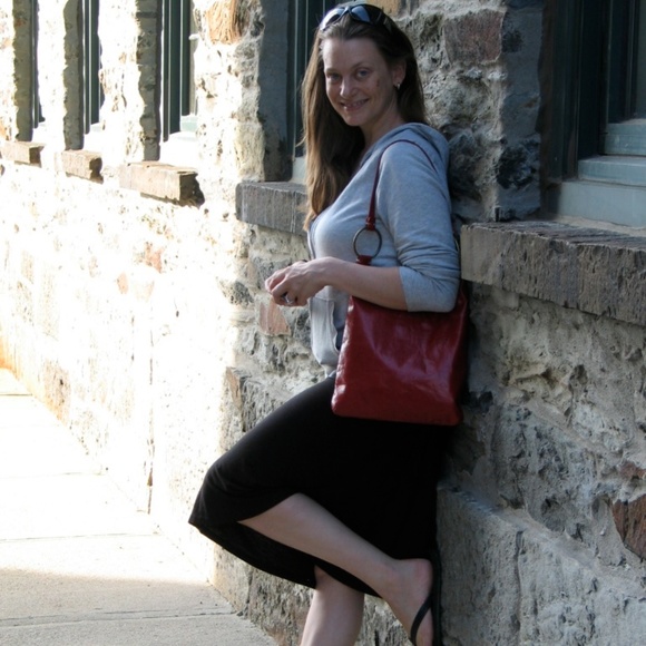 Meet your Posher, Karena - Picture 3 of 4